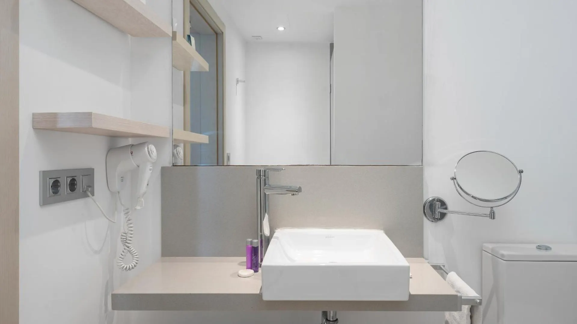 Llaut Boutique Hotel (Adults Only) Can Picafort  4*, Can Picafort (Mallorca)