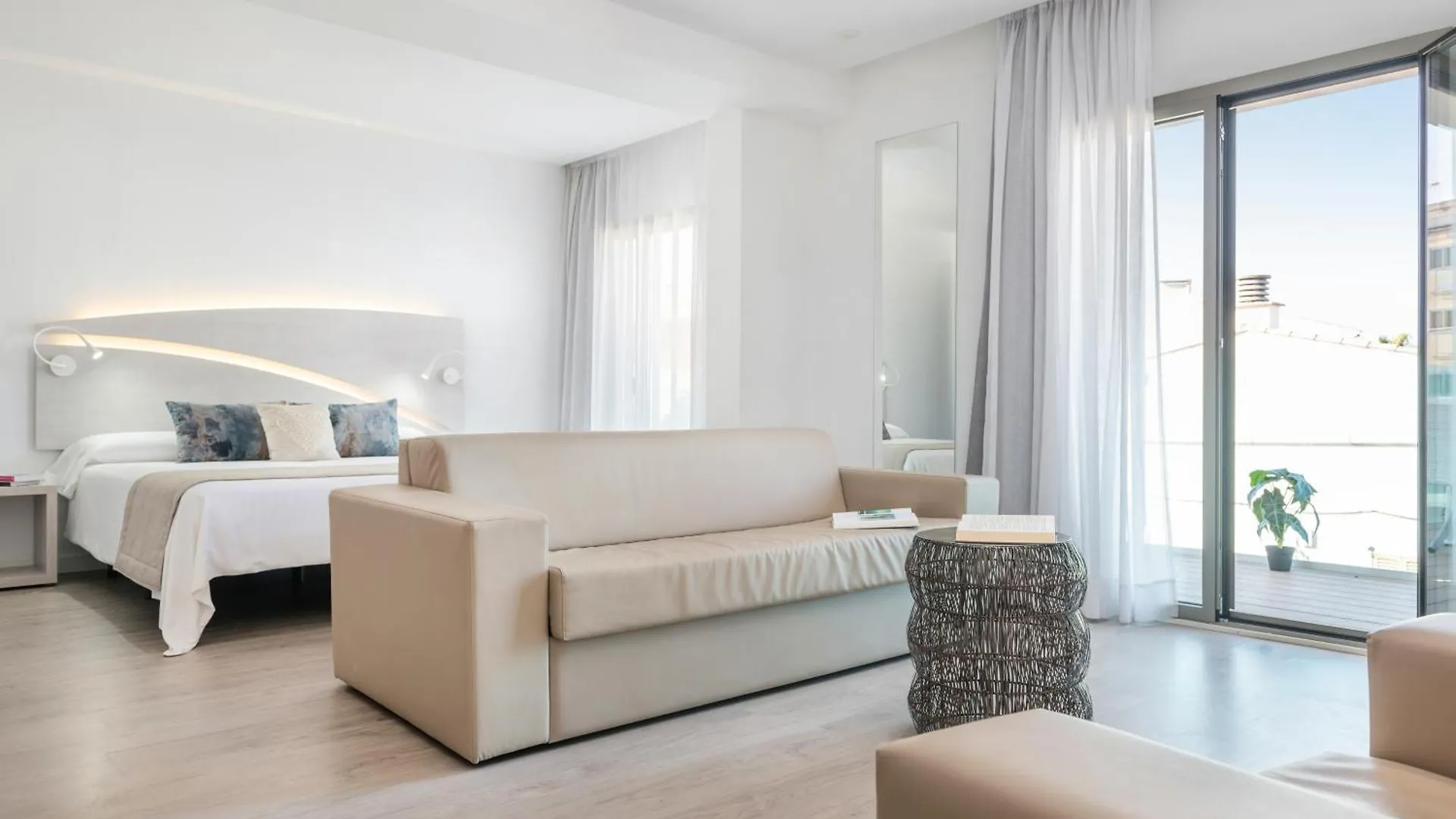 ****  Llaut Boutique Hotel (Adults Only) Can Picafort  İspanya